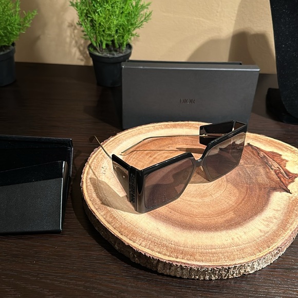 Dior sunglasses new ✅ - Picture 8 of 12